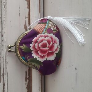 Kimono print kiss lock coin purse